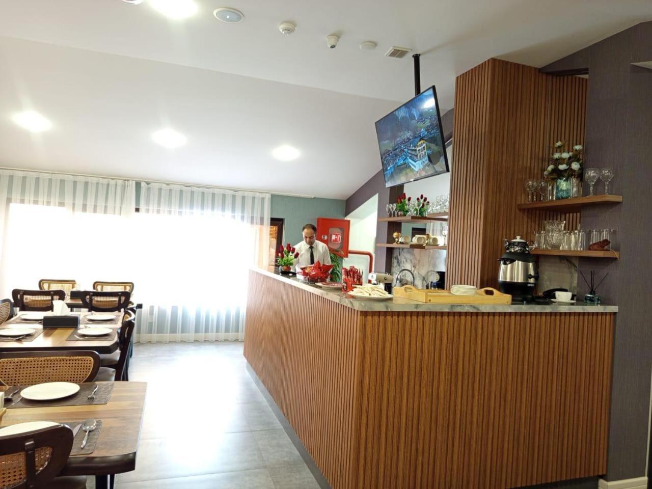 Royal Meridien Hotel Bakoe Buitenkant foto