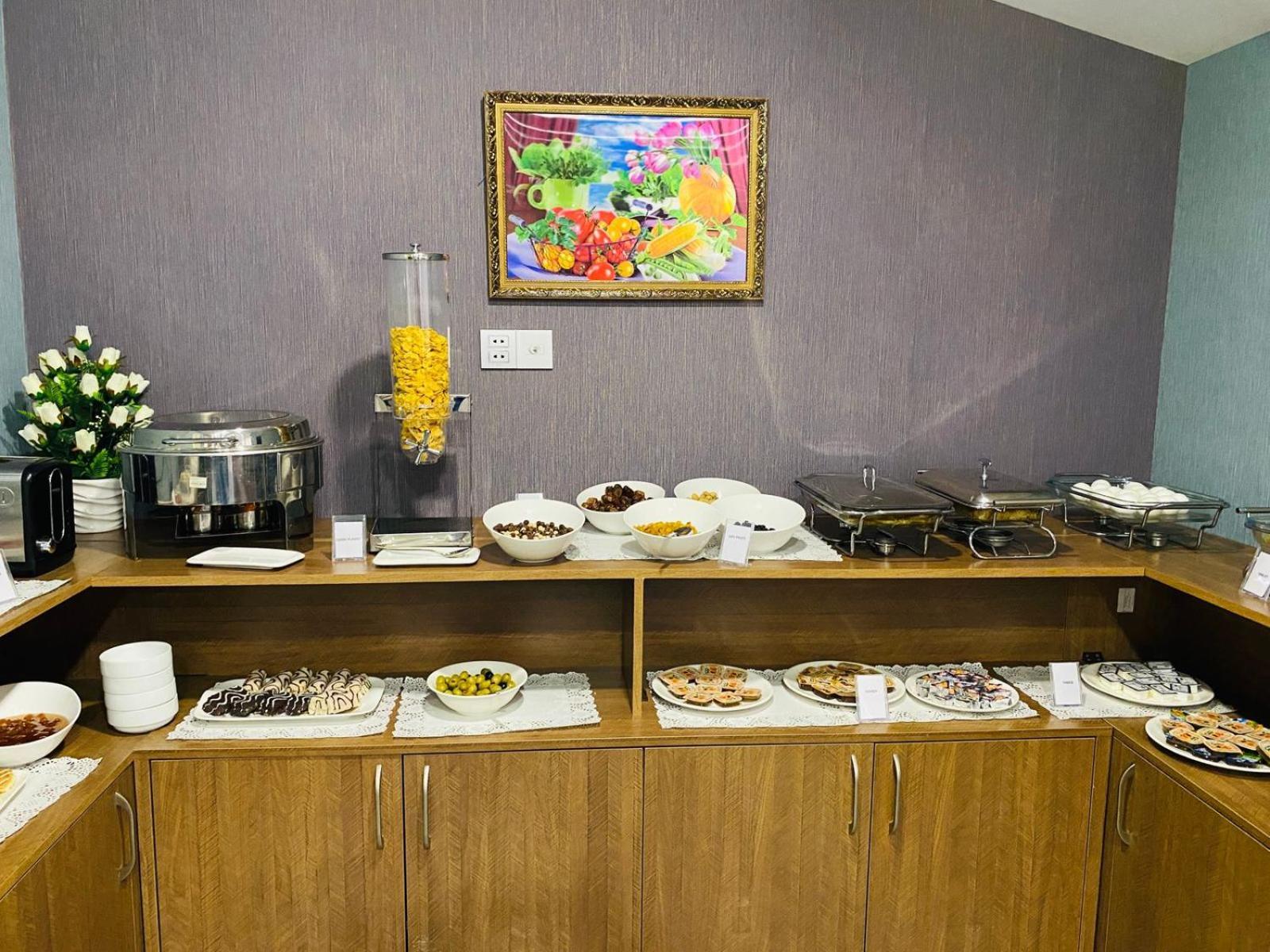 Royal Meridien Hotel Bakoe Buitenkant foto